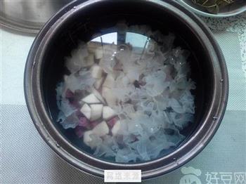紫薯银耳炖雪梨怎么做，紫薯银耳炖雪梨怎么做好吃，紫薯银耳炖雪梨做法