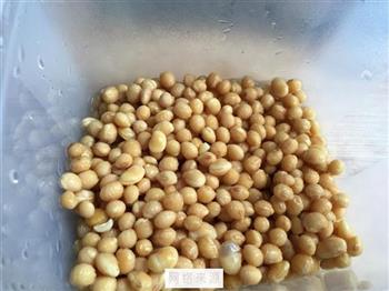 苦瓜黄豆骨头汤怎么做，苦瓜黄豆骨头汤怎么做好吃，苦瓜黄豆骨头汤做法