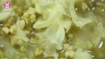 绿豆百合饮怎么做，绿豆百合饮怎么做好吃，绿豆百合饮做法