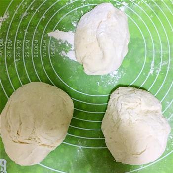 红豆椰蓉吐司怎么做，红豆椰蓉吐司怎么做好吃，红豆椰蓉吐司做法