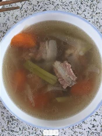 特色排骨汤怎么做，特色排骨汤怎么做好吃，特色排骨汤做法