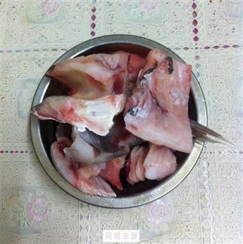 鲜美鱼头汤怎么做，鲜美鱼头汤怎么做好吃，鲜美鱼头汤做法