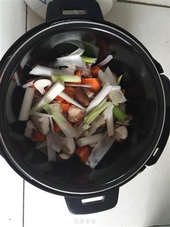 特色排骨汤怎么做，特色排骨汤怎么做好吃，特色排骨汤做法