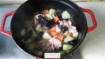老黄瓜排骨汤怎么做，老黄瓜排骨汤怎么做好吃，老黄瓜排骨汤做法