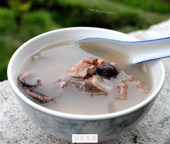 章鱼干淡菜骨头汤怎么做，章鱼干淡菜骨头汤怎么做好吃，章鱼干淡菜骨头汤做法