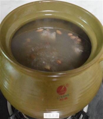 花生骨头墨鱼汤怎么做，花生骨头墨鱼汤怎么做好吃，花生骨头墨鱼汤做法