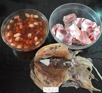 花生骨头墨鱼汤怎么做，花生骨头墨鱼汤怎么做好吃，花生骨头墨鱼汤做法