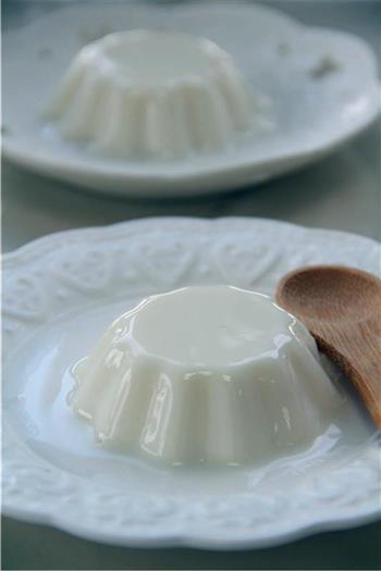 冰爽Q弹—牛奶果冻怎么做，冰爽Q弹—牛奶果冻怎么做好吃，冰爽Q弹—牛奶果冻做法