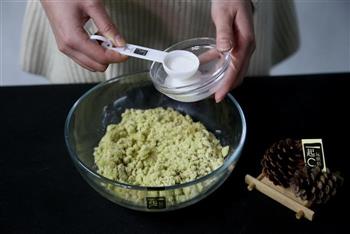 抹茶白巧克力夹心球饼干怎么做，抹茶白巧克力夹心球饼干怎么做好吃，抹茶白巧克力夹心球饼干做法