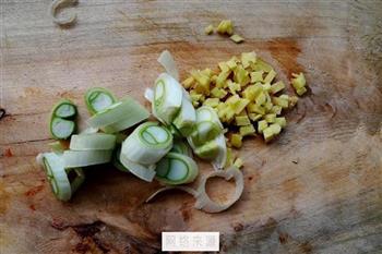 年糕青菜丸子汤怎么做，年糕青菜丸子汤怎么做好吃，年糕青菜丸子汤做法