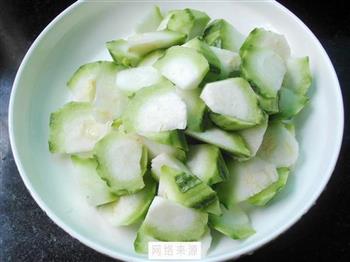 丝瓜豆腐蛋汤怎么做，丝瓜豆腐蛋汤怎么做好吃，丝瓜豆腐蛋汤做法