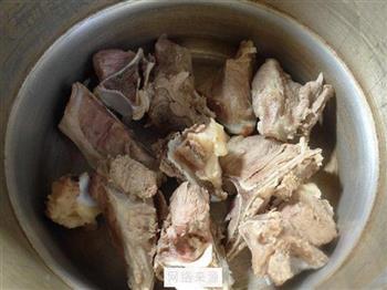 油面筋蚕豆肉骨汤怎么做，油面筋蚕豆肉骨汤怎么做好吃，油面筋蚕豆肉骨汤做法