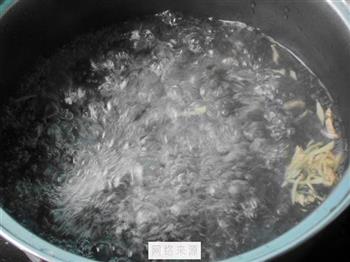 丝瓜豆腐蛋汤怎么做，丝瓜豆腐蛋汤怎么做好吃，丝瓜豆腐蛋汤做法