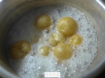 油面筋蚕豆肉骨汤怎么做，油面筋蚕豆肉骨汤怎么做好吃，油面筋蚕豆肉骨汤做法
