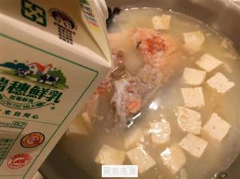 三文鱼牛奶豆腐汤怎么做，三文鱼牛奶豆腐汤怎么做好吃，三文鱼牛奶豆腐汤做法