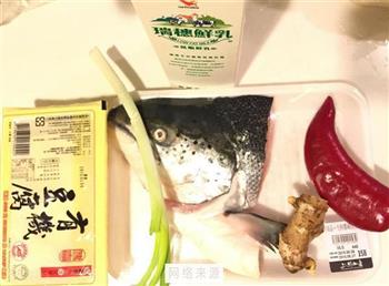 三文鱼牛奶豆腐汤怎么做，三文鱼牛奶豆腐汤怎么做好吃，三文鱼牛奶豆腐汤做法