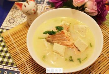 三文鱼牛奶豆腐汤怎么做，三文鱼牛奶豆腐汤怎么做好吃，三文鱼牛奶豆腐汤做法