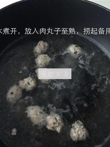 肉丸西兰花鲜汤怎么做，肉丸西兰花鲜汤怎么做好吃，肉丸西兰花鲜汤做法