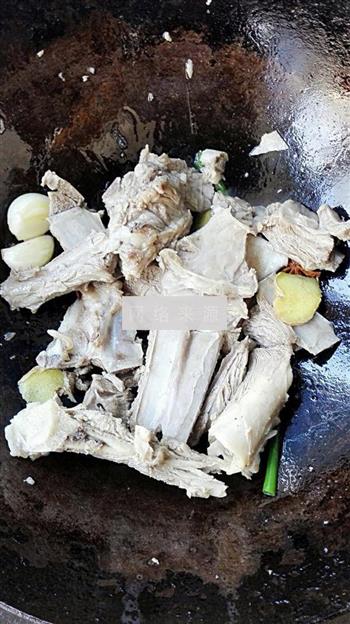 羊排汤锅怎么做，羊排汤锅怎么做好吃，羊排汤锅做法
