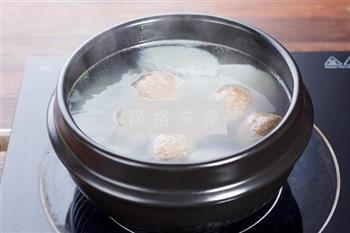 牛肉丸萝卜汤怎么做，牛肉丸萝卜汤怎么做好吃，牛肉丸萝卜汤做法