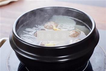 牛肉丸萝卜汤怎么做，牛肉丸萝卜汤怎么做好吃，牛肉丸萝卜汤做法