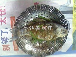 微波韭菜鲫鱼怎么做，微波韭菜鲫鱼怎么做好吃，微波韭菜鲫鱼做法