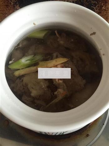 茶树菇柴鸡汤怎么做，茶树菇柴鸡汤怎么做好吃，茶树菇柴鸡汤做法