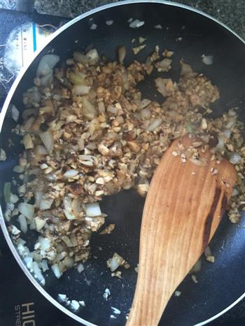 惠灵顿牛肉怎么做，惠灵顿牛肉怎么做好吃，惠灵顿牛肉做法