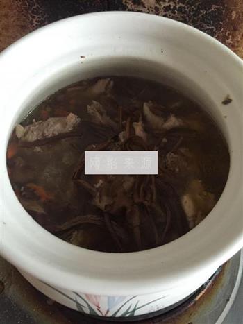 茶树菇柴鸡汤怎么做，茶树菇柴鸡汤怎么做好吃，茶树菇柴鸡汤做法