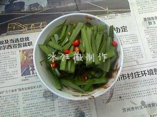 微波韭菜鲫鱼怎么做，微波韭菜鲫鱼怎么做好吃，微波韭菜鲫鱼做法