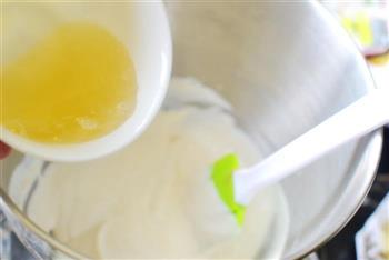 水蜜桃慕斯蛋糕怎么做，水蜜桃慕斯蛋糕怎么做好吃，水蜜桃慕斯蛋糕做法