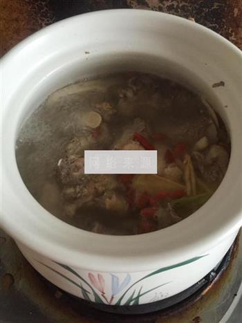 茶树菇柴鸡汤怎么做，茶树菇柴鸡汤怎么做好吃，茶树菇柴鸡汤做法