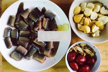 泥鳅栗子汤怎么做，泥鳅栗子汤怎么做好吃，泥鳅栗子汤做法