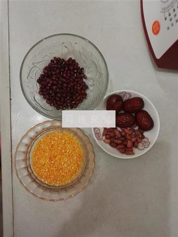 玉米渣米糊怎么做，玉米渣米糊怎么做好吃，玉米渣米糊做法
