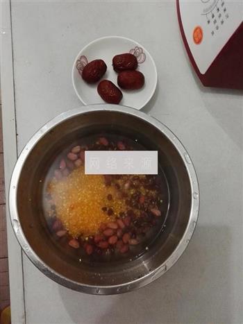 玉米渣米糊怎么做，玉米渣米糊怎么做好吃，玉米渣米糊做法