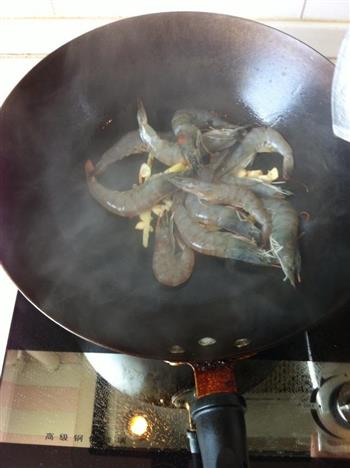 简易油煎大虾怎么做，简易油煎大虾怎么做好吃，简易油煎大虾做法