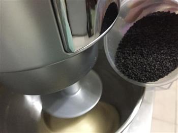 黑芝麻吐司怎么做，黑芝麻吐司怎么做好吃，黑芝麻吐司做法