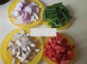 酸辣牛肉浓汤怎么做，酸辣牛肉浓汤怎么做好吃，酸辣牛肉浓汤做法