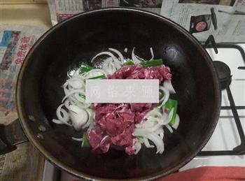 酸辣牛肉浓汤怎么做，酸辣牛肉浓汤怎么做好吃，酸辣牛肉浓汤做法