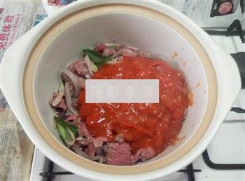 酸辣牛肉浓汤怎么做，酸辣牛肉浓汤怎么做好吃，酸辣牛肉浓汤做法