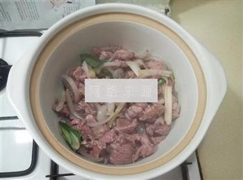 酸辣牛肉浓汤怎么做，酸辣牛肉浓汤怎么做好吃，酸辣牛肉浓汤做法