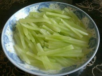 莴笋虾仁怎么做，莴笋虾仁怎么做好吃，莴笋虾仁做法