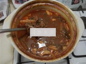 酸辣牛肉浓汤怎么做，酸辣牛肉浓汤怎么做好吃，酸辣牛肉浓汤做法