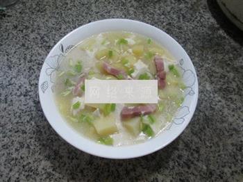 咸肉土豆煮豆腐怎么做，咸肉土豆煮豆腐怎么做好吃，咸肉土豆煮豆腐做法