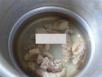 笋干菜花菜龙骨汤怎么做，笋干菜花菜龙骨汤怎么做好吃，笋干菜花菜龙骨汤做法