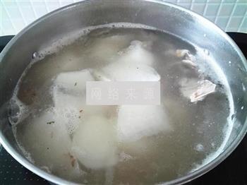 鸭架萝卜汤怎么做，鸭架萝卜汤怎么做好吃，鸭架萝卜汤做法