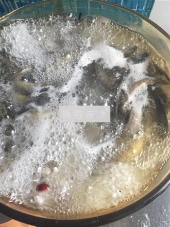 泥鳅茨实煲淮山怎么做，泥鳅茨实煲淮山怎么做好吃，泥鳅茨实煲淮山做法