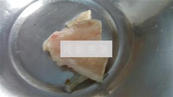 酥皮鸡茸蘑菇汤怎么做，酥皮鸡茸蘑菇汤怎么做好吃，酥皮鸡茸蘑菇汤做法