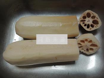 绿豆莲藕排骨汤怎么做，绿豆莲藕排骨汤怎么做好吃，绿豆莲藕排骨汤做法