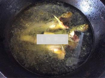 西红柿黄骨鱼汤怎么做，西红柿黄骨鱼汤怎么做好吃，西红柿黄骨鱼汤做法